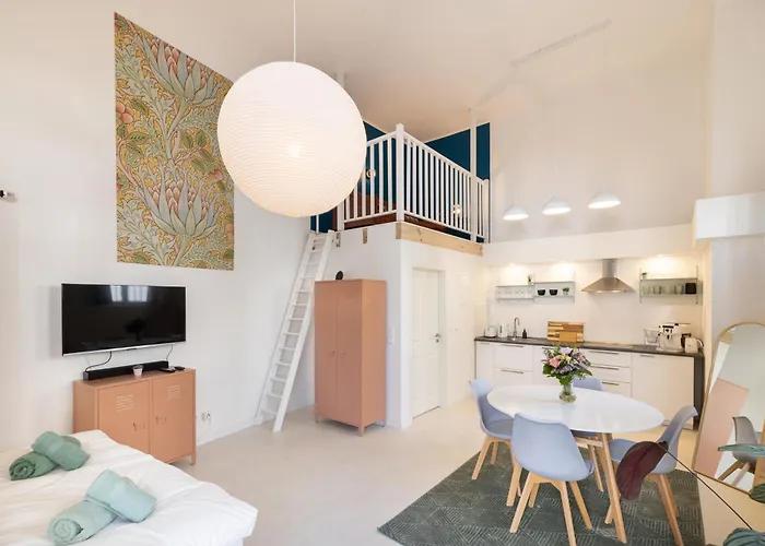 Great 1-Room Loft